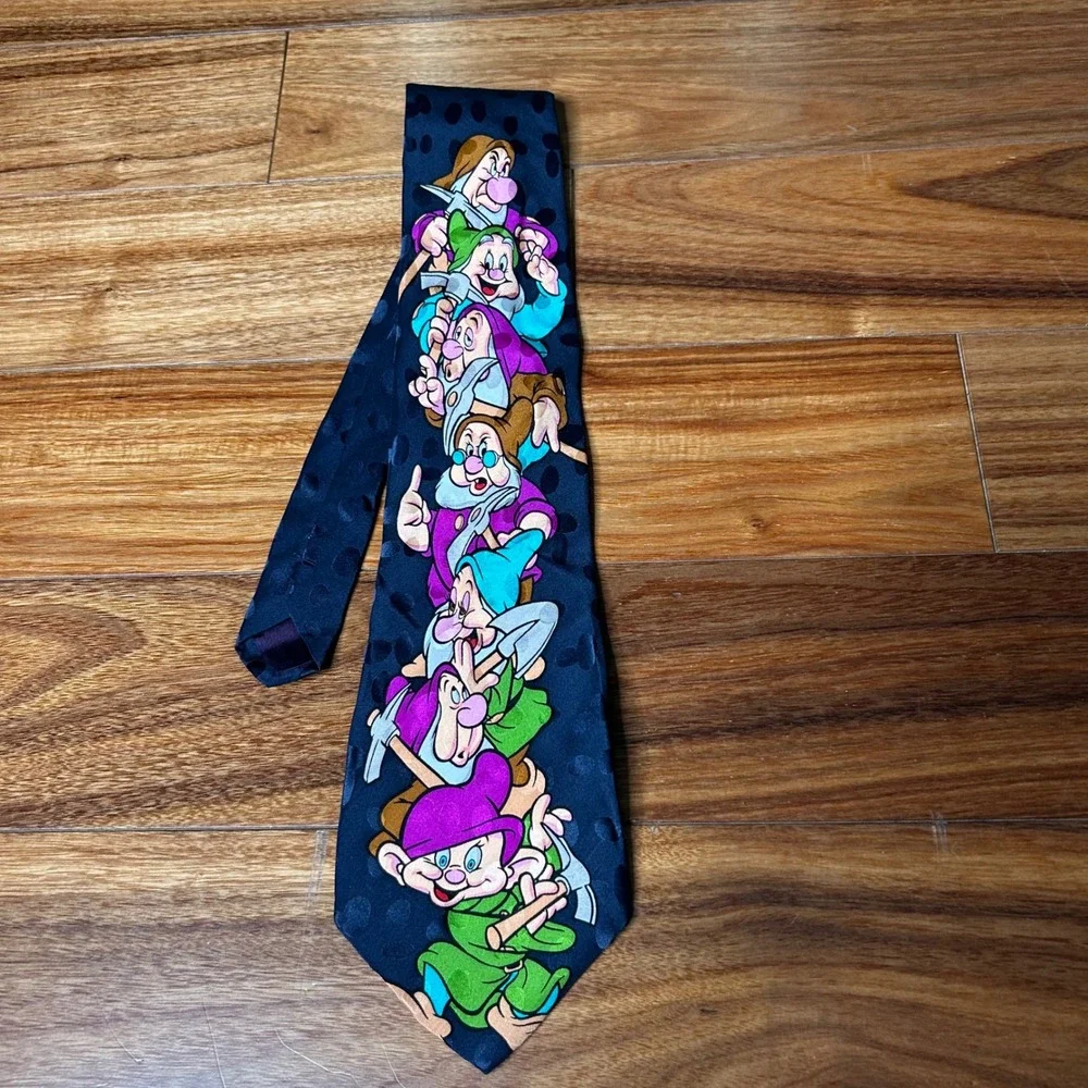 Disney‎ Store 7 Dwarfs Tie 100% Silk Novelty Cartoon Necktie Snow White